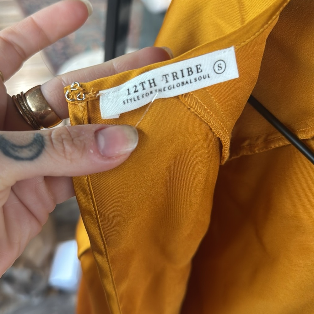 12th tribe Mustard Yellow backless cropped long sleeve top - Picture 5 of 6